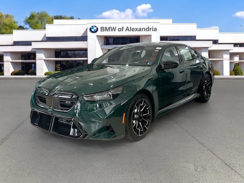 New 2027 BMW M5 AWD/4WD image 1