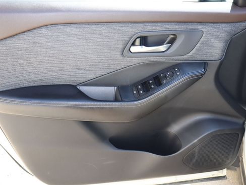 Used 2021 Nissan Rogue SV FWD image 19