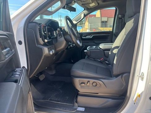 Used 2024 GMC Sierra 1500 SLE image 13