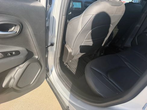 Used 2020 Jeep Renegade Altitude AWD/4WD image 47