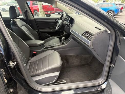 Used 2024 Volkswagen Jetta SE FWD image 11
