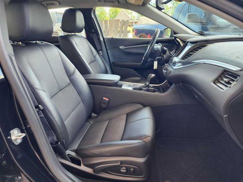 Used 2017 Chevrolet Impala LT FWD image 17