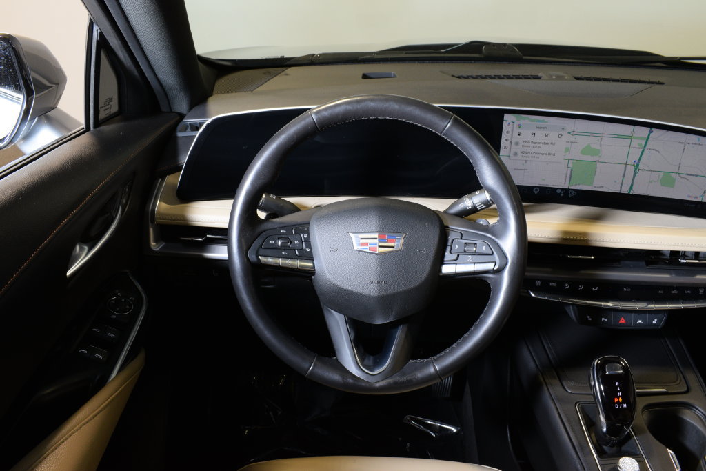 Used 2024 Cadillac XT4 Luxury w/ Cold Weather Package AWD/4WD image 15