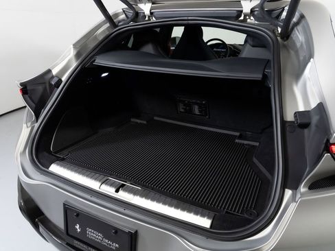 Used 2024 Ferrari Purosangue image 15