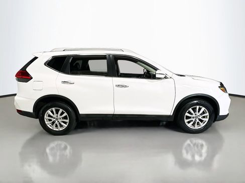 Used 2017 Nissan Rogue SV AWD/4WD image 9
