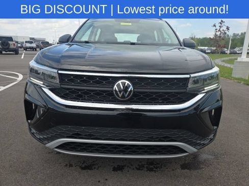 Used 2024 Volkswagen Taos S AWD/4WD image 3
