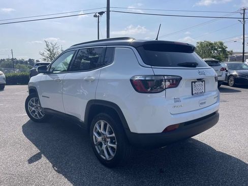 Used 2025 Jeep Compass Limited AWD/4WD image 5