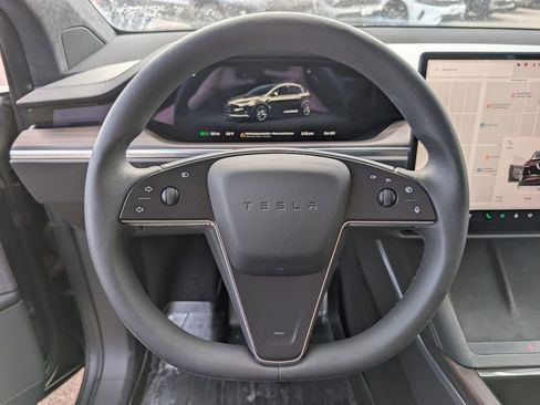 Used 2024 Tesla Model X image 21