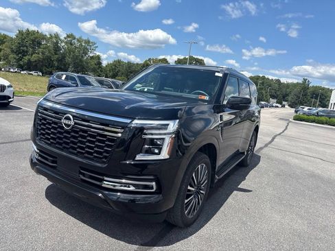 Used 2025 Nissan Armada Platinum Reserve AWD/4WD image 3