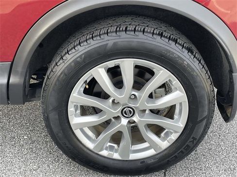 Used 2021 Nissan Rogue Sport S image 24