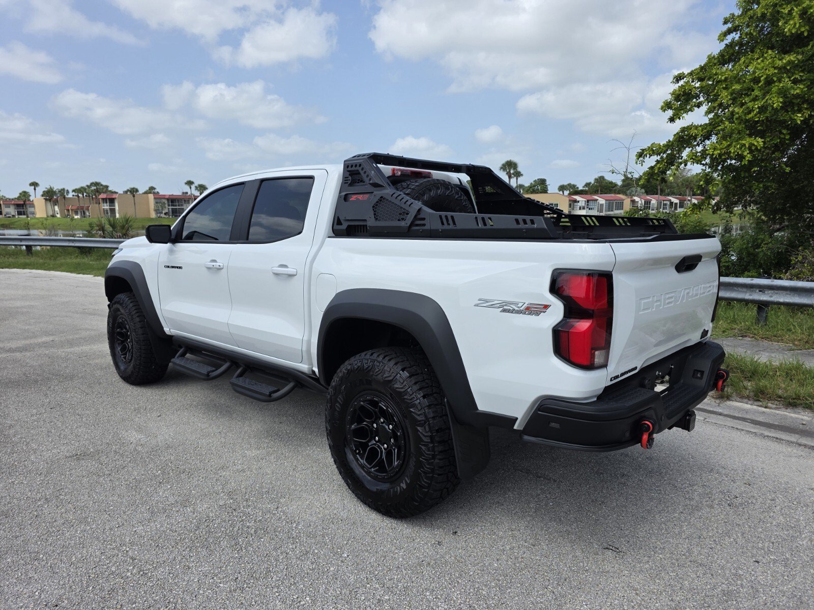 Used 2024 Chevrolet Colorado ZR2 w/ ZR2 Bison Edition AWD/4WD image 2
