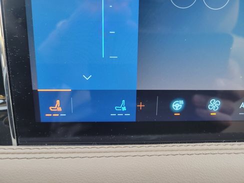 Certified 2024 Lincoln Corsair AWD w/ Equipment Group 101A image 7