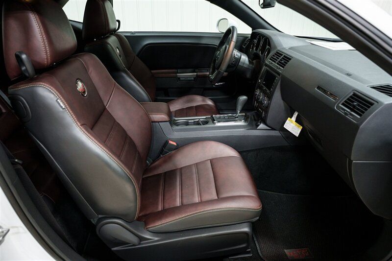 Used 2014 Dodge Challenger SXT RWD image 25