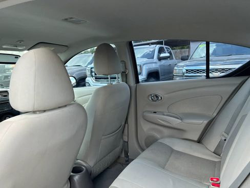 Used 2012 Nissan Versa w/ SL Tech Pkg FWD image 10