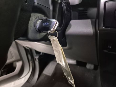 Used 2018 Ford F250 XLT w/ Snow Plow Prep Package image 17