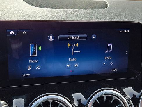 Used 2025 Mercedes-Benz GLA 250 image 26