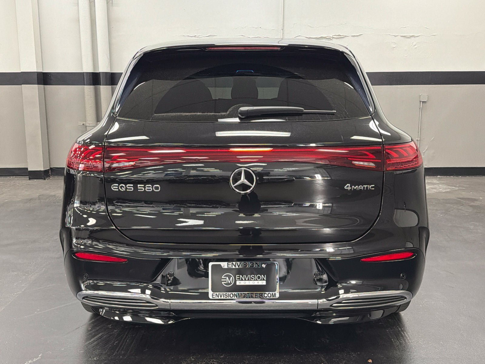 Used 2024 Mercedes-Benz EQS 580 4MATIC SUV w/ Exclusive Trim Package image 11