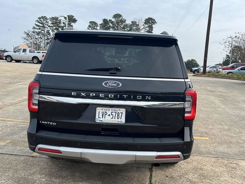 Used 2024 Ford Expedition Limited image 5