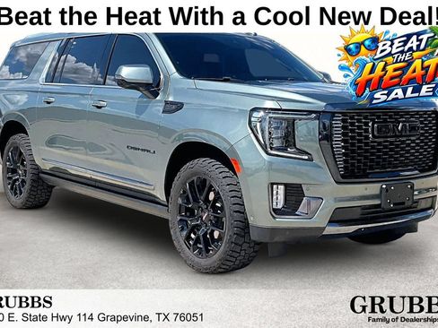 Used 2023 GMC Yukon XL Denali Ultimate AWD/4WD image 1