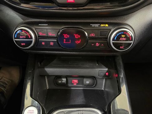 Used 2020 Kia Soul EX FWD image 25