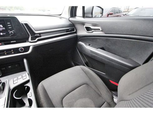 Used 2023 Kia Sportage LX FWD image 13