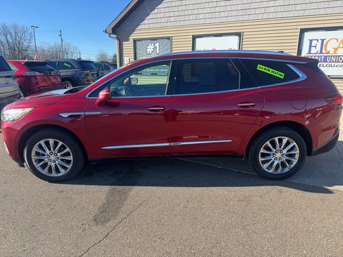 Used 2018 Buick Enclave Essence image 8
