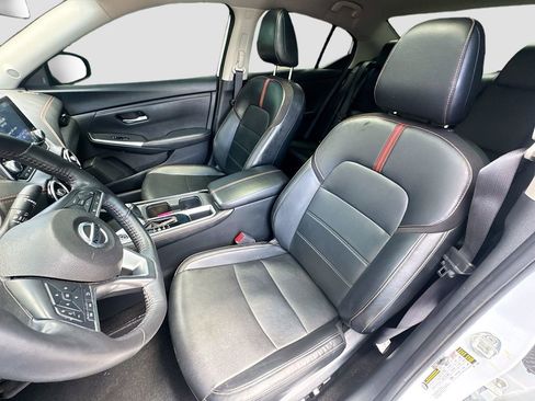 Used 2023 Nissan Sentra SR w/ SR Premium Package FWD image 17