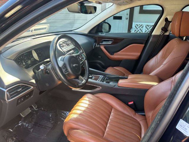 Used 2019 Jaguar F-PACE Portfolio AWD/4WD image 29