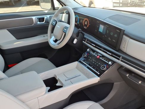 Certified 2026 Hyundai Santa Fe SEL FWD image 10