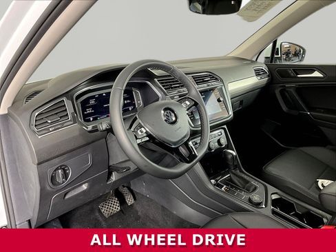 Used 2020 Volkswagen Tiguan SEL AWD/4WD image 15