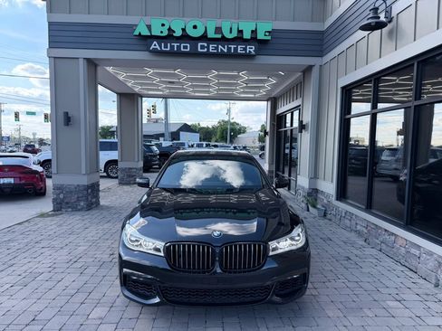 Used 2018 BMW 750i RWD image 43