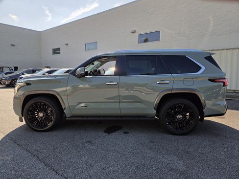 Used 2024 Toyota Sequoia Limited AWD/4WD image 9