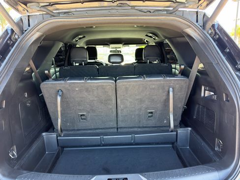 Used 2020 Ford Explorer XLT w/ Equipment Group 202A RWD image 6