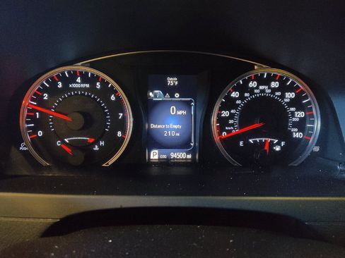 Used 2015 Toyota Camry SE image 23