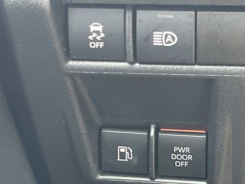 Used 2021 Toyota Sienna XSE image 23