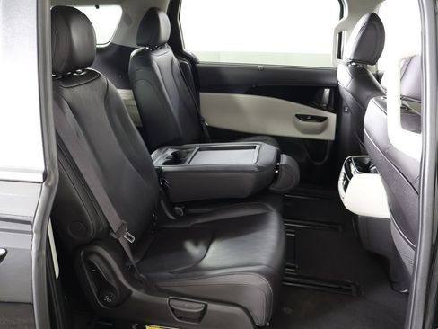 Certified 2024 Kia Carnival EX FWD image 35