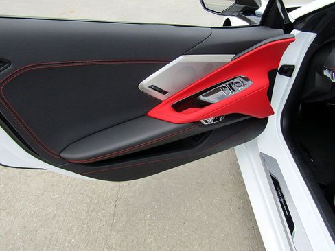 Used 2021 Chevrolet Corvette Stingray Preferred Cpe w/ Z51 Performance Package image 11