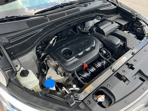 Used 2017 Hyundai Santa Fe Sport FWD image 41