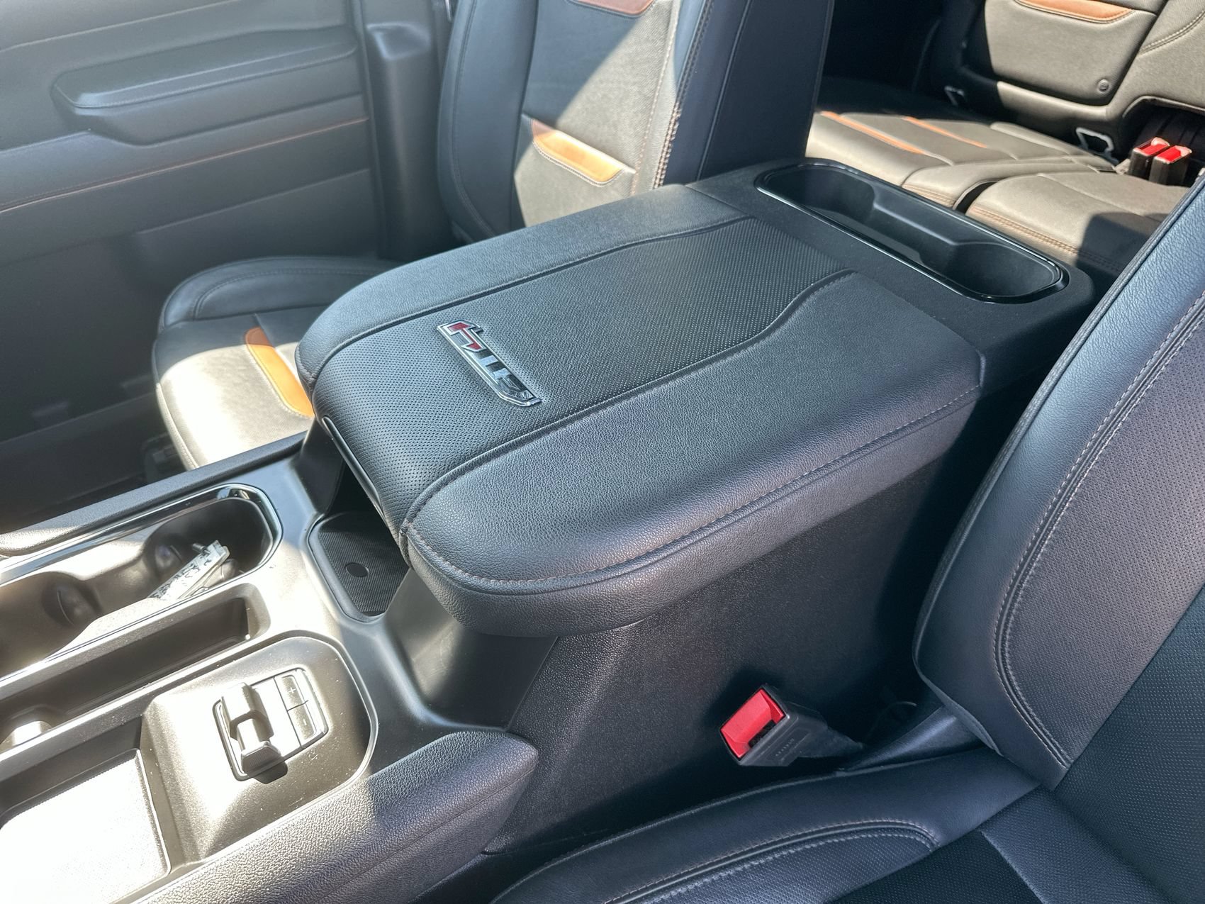 Used 2024 GMC Sierra 2500 AT4 w/ AT4 Premium Plus Package AWD/4WD image 21