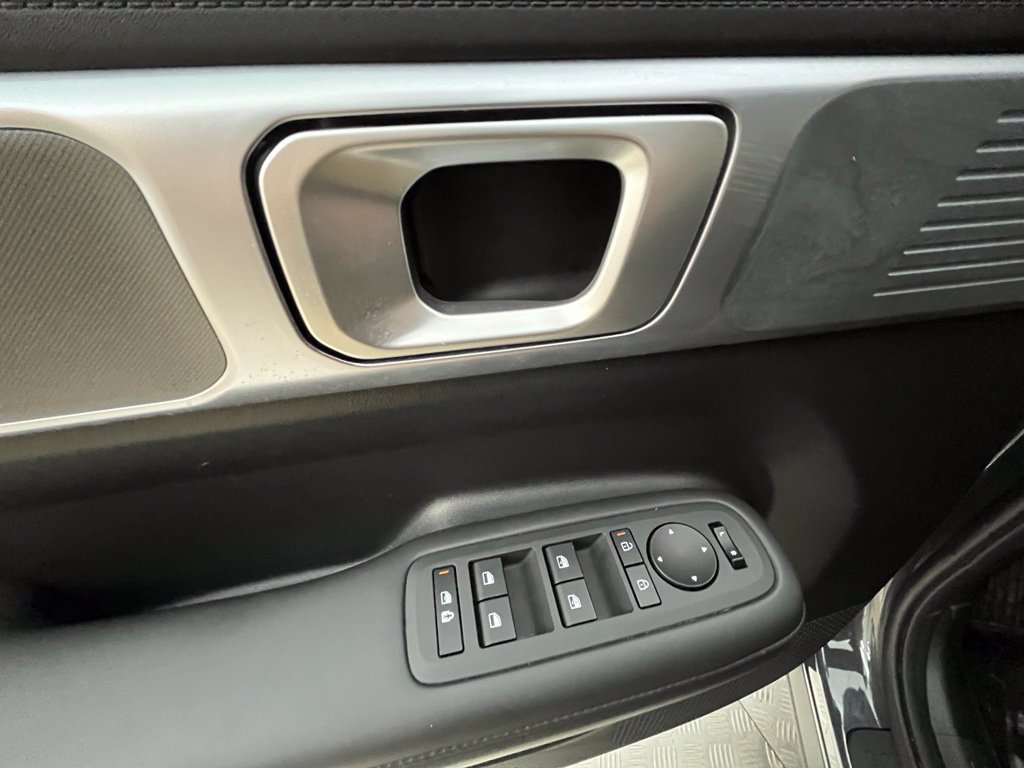Used 2026 Hyundai Santa Fe SEL AWD/4WD image 35