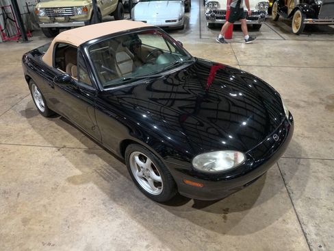 Used 1999 MAZDA MX-5 Miata RWD image 28