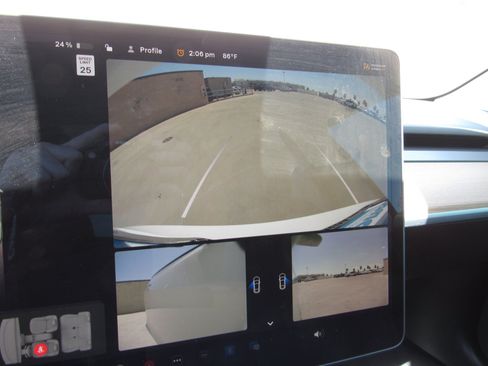 Used 2022 Tesla Model 3 Long Range AWD/4WD image 17