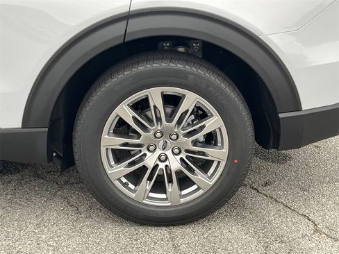 New 2026 Ford Explorer Platinum image 31