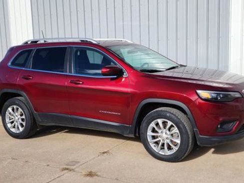 Used 2019 Jeep Cherokee Latitude w/ Cold Weather Group image 6