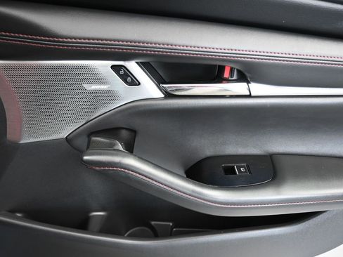 Used 2022 MAZDA MAZDA3 s image 40