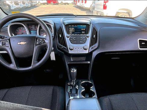 Used 2017 Chevrolet Equinox LS FWD image 15