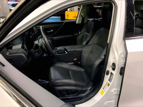 Certified 2022 Lexus ES 350 w/ Premium Package image 7