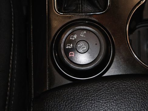 Certified 2019 Ford Explorer XLT w/ Equipment Group 201A AWD/4WD image 35