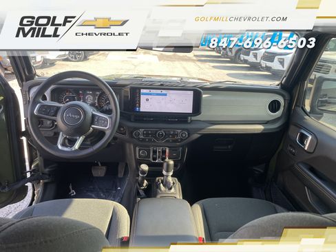 Used 2024 Jeep Wrangler Unlimited Sahara AWD/4WD image 29