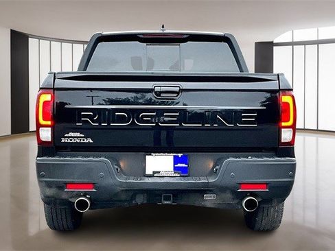 Certified 2024 Honda Ridgeline Black Edition image 5